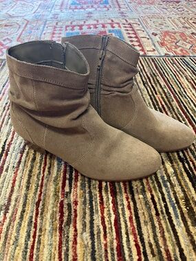 Women's UK Monsoon Tan Suede Ankle Boots - USA 7